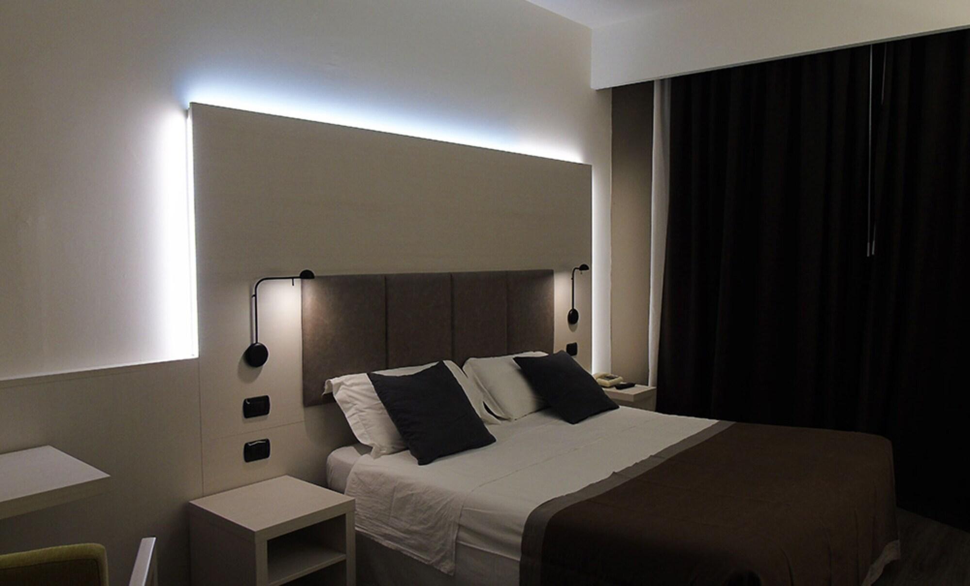 Hotel Giardino Arona Dış mekan fotoğraf